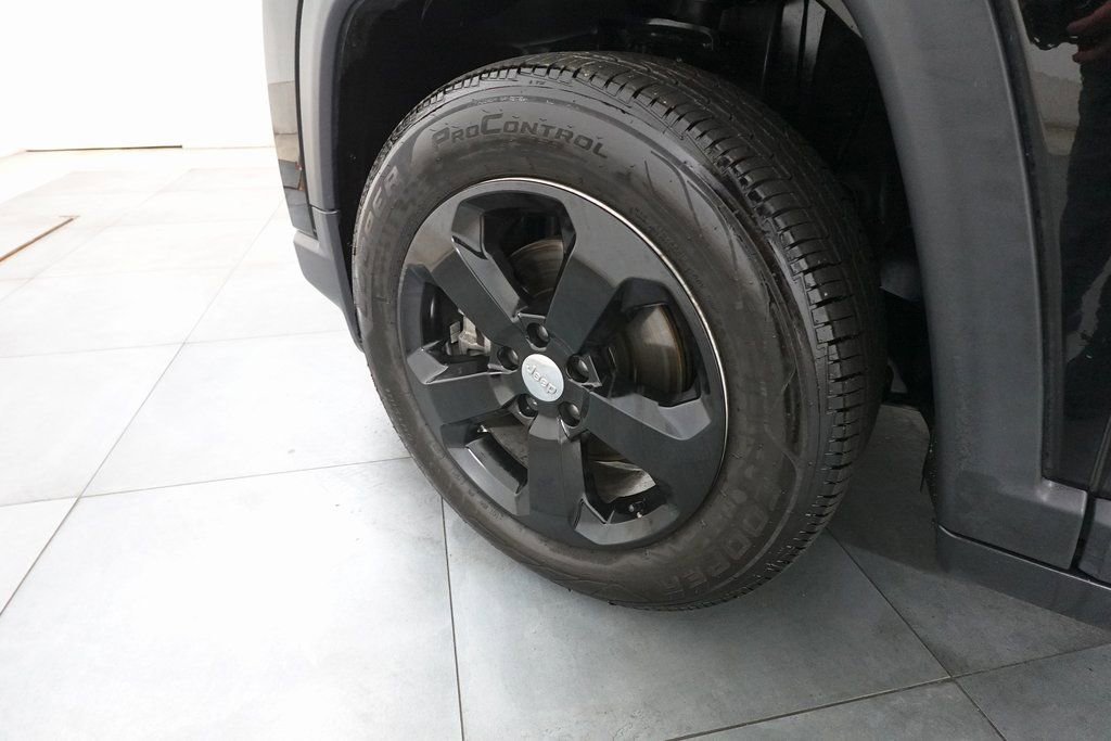 Used 2019 Jeep Compass Latitude image 27