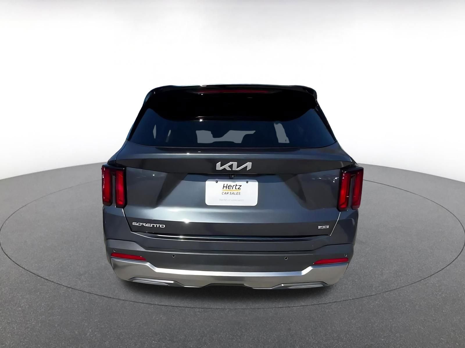Used 2024 Kia Sorento S image 12