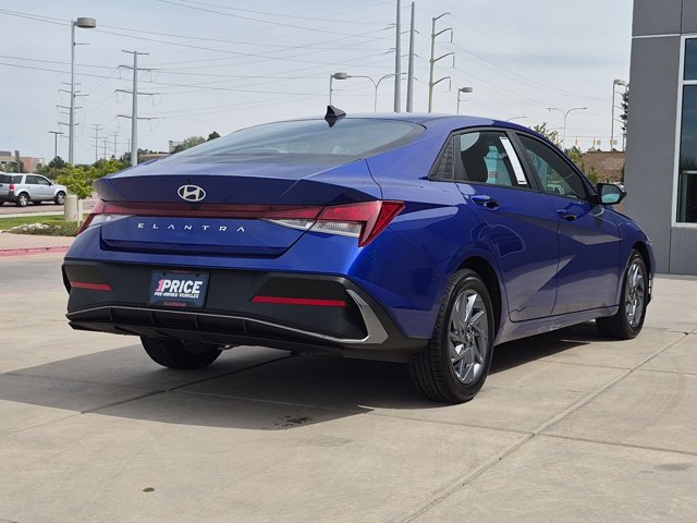 Used 2024 Hyundai Elantra SEL FWD image 5