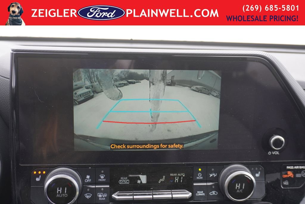 Used 2023 Toyota Highlander L image 18