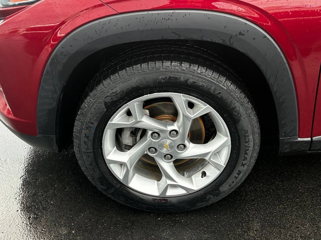 Used 2024 Chevrolet Trax LS w/ LS Convenience Package FWD image 40