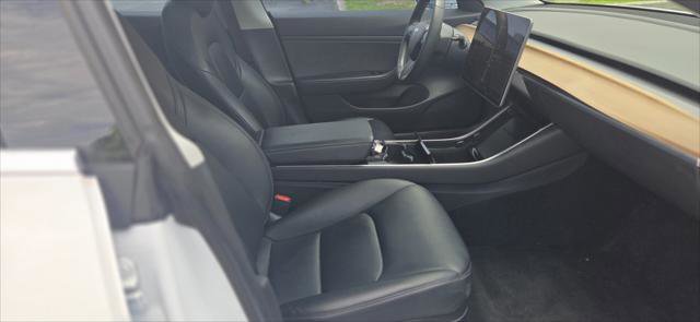 Used 2019 Tesla Model 3 Long Range RWD image 21