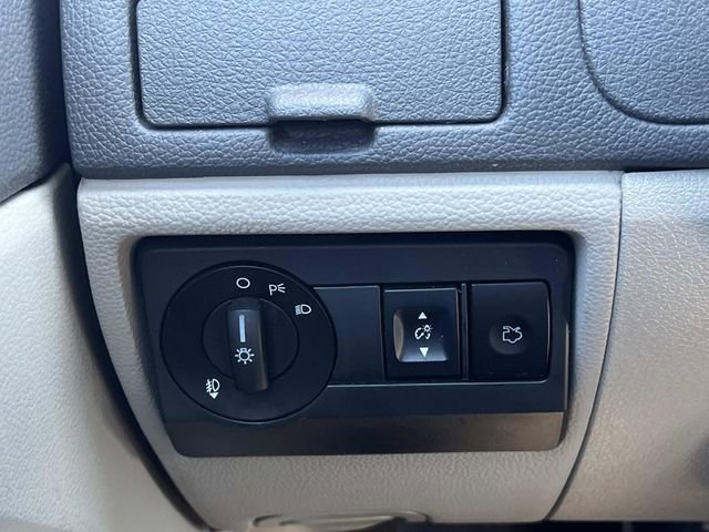 Used 2010 Ford Fusion SE FWD image 26