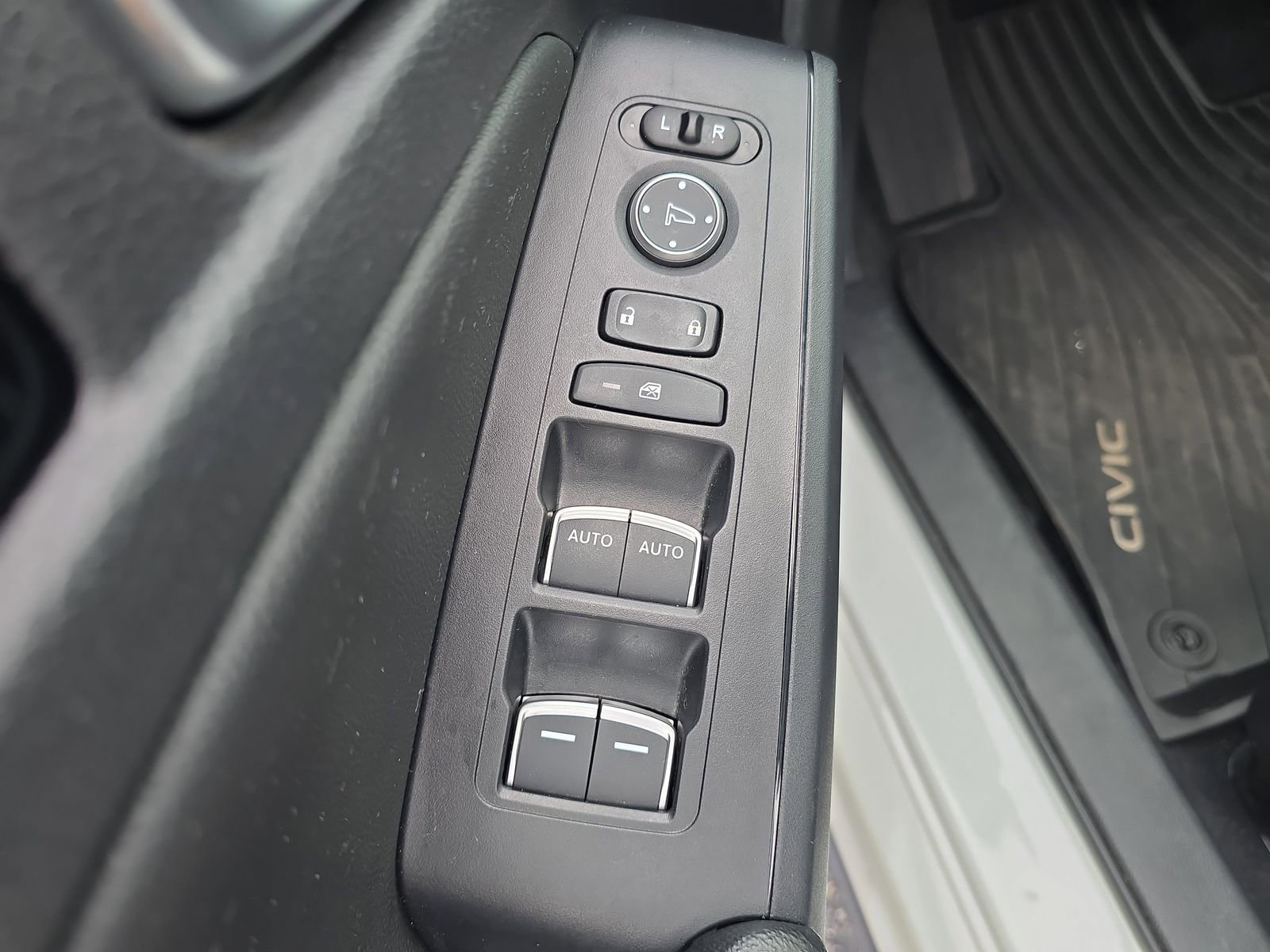 Used 2024 Honda Civic EX-L image 14