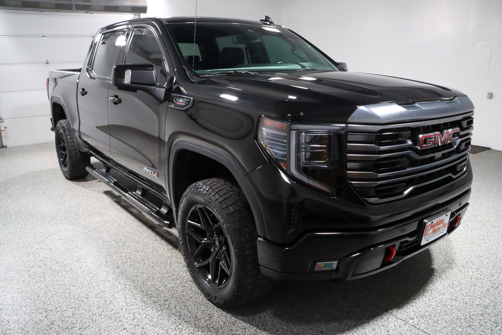 Used 2024 GMC Sierra 1500 AT4 w/ AT4 Preferred Package image 5