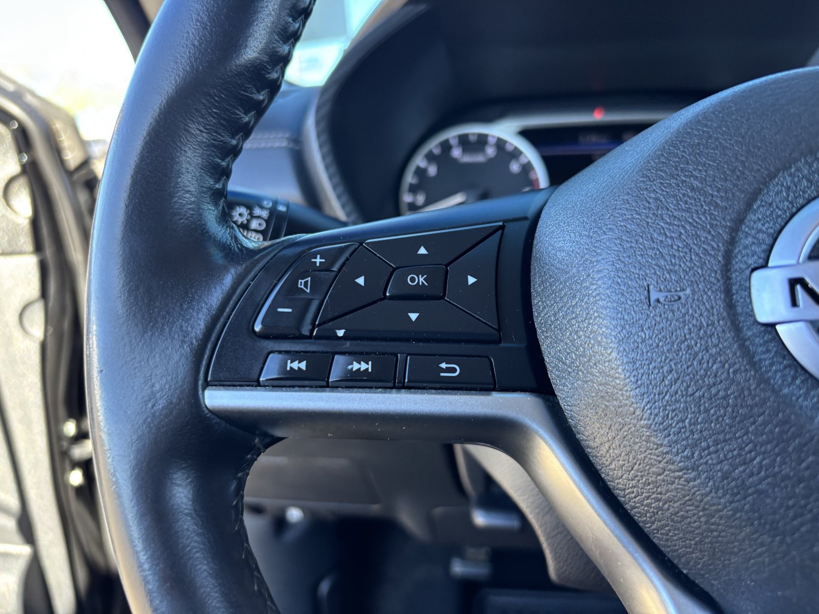Used 2021 Nissan Sentra SV FWD image 28