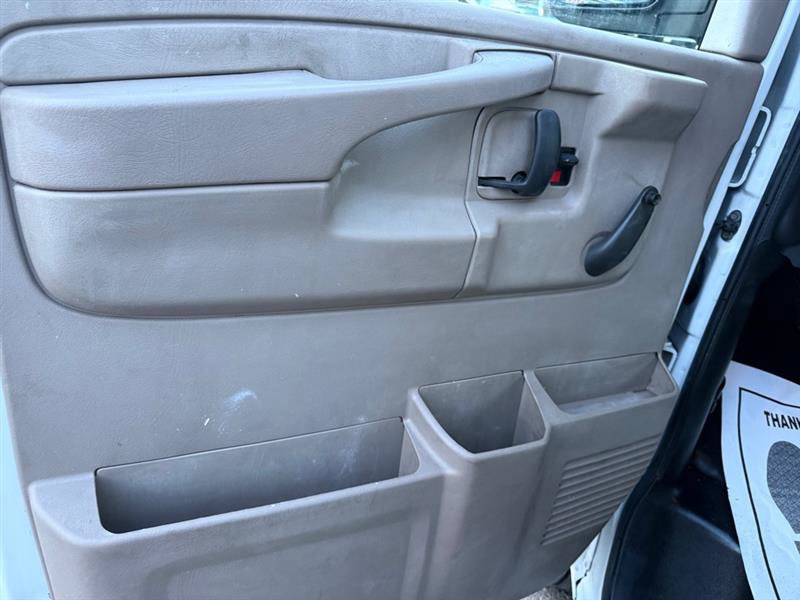 Used 2011 Chevrolet Express 2500 image 30