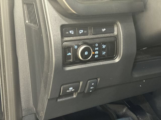 Used 2023 Ford F250 Lariat w/ Lariat Ultimate Package AWD/4WD image 35