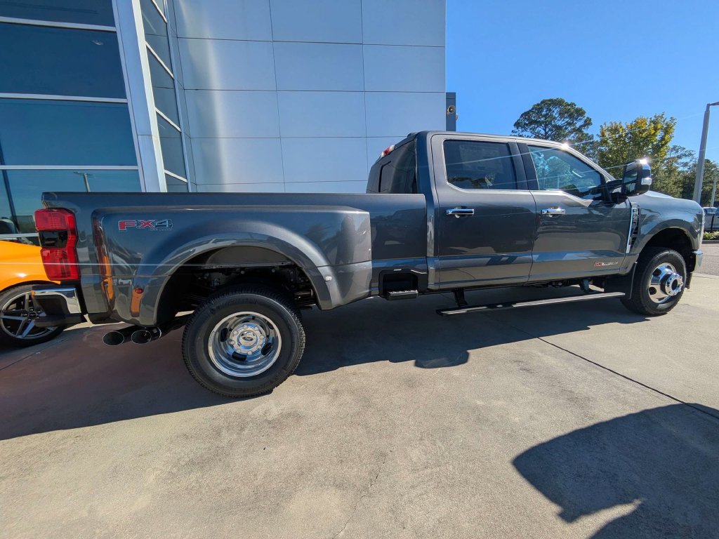 New 2027 Ford F350 Lariat w/ Lariat Ultimate Package AWD/4WD image 3