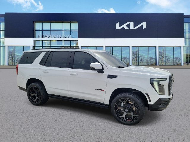 Used 2025 GMC Yukon AT4 w/ AT4 Premium Package AWD/4WD image 2