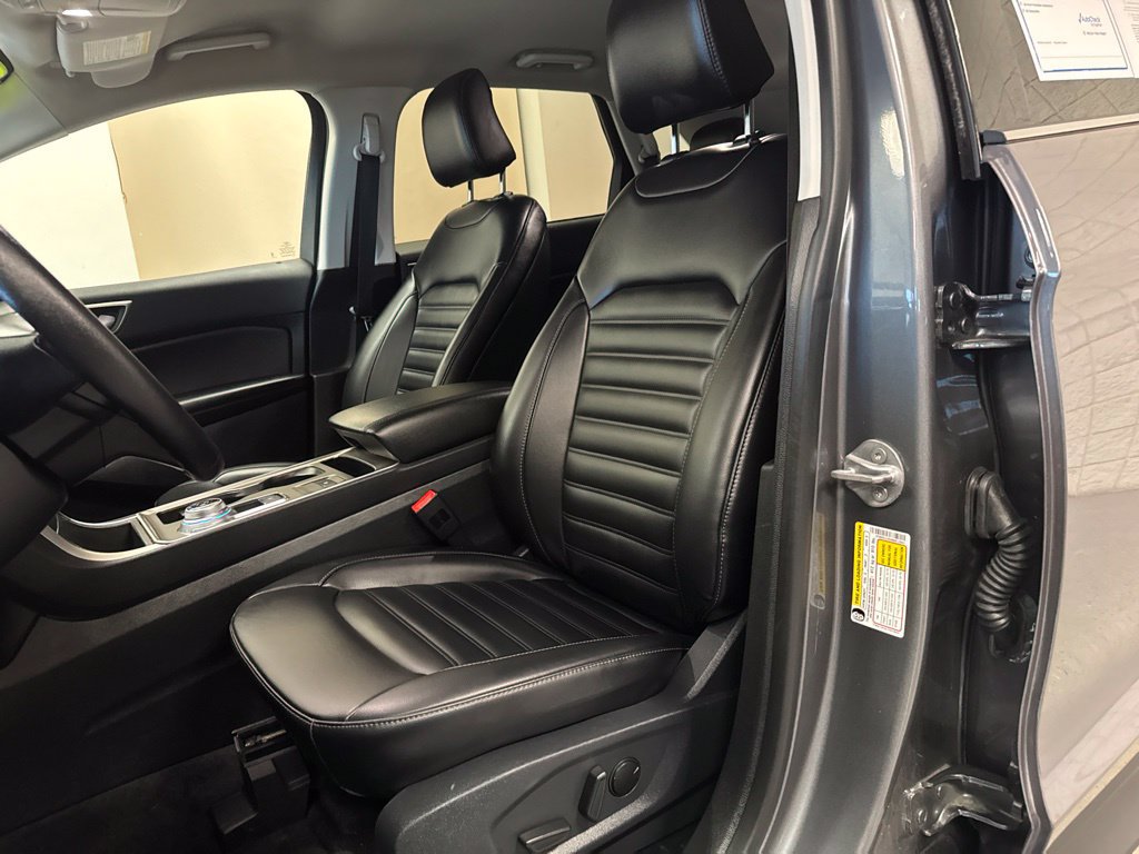 Used 2024 Ford Edge SEL w/ Convenience Package AWD/4WD image 4