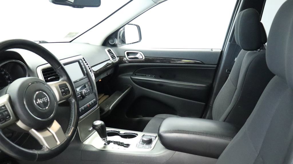 Used 2012 Jeep Grand Cherokee Laredo image 25