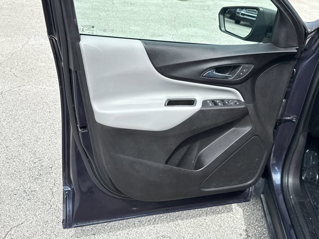 Used 2018 Chevrolet Equinox LS AWD/4WD image 12