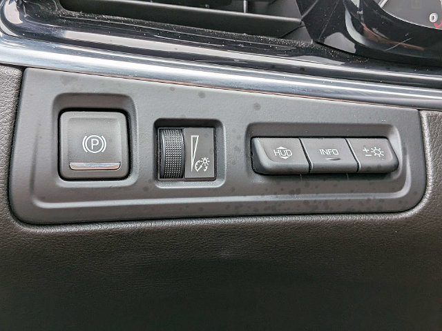 Certified 2024 Cadillac XT6 Premium Luxury w/ Technology Package FWD image 32