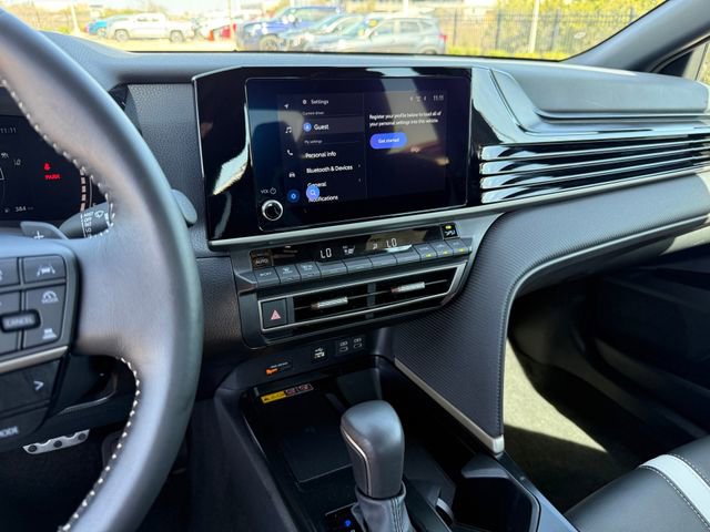 Used 2025 Toyota Camry SE image 20