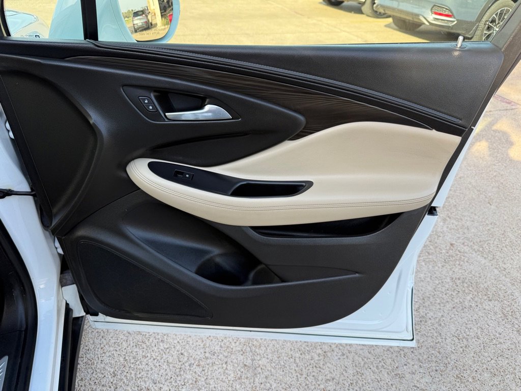 Used 2020 Buick Envision Essence image 26