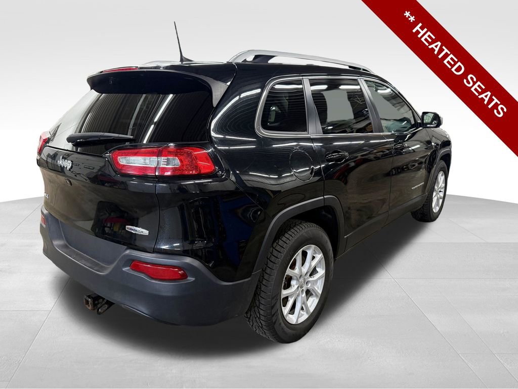 Used 2017 Jeep Cherokee Latitude w/ Cold Weather Group AWD/4WD image 6