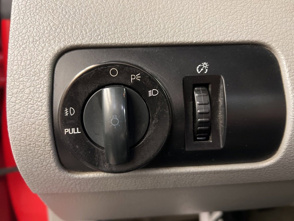 Used 2005 Ford Mustang GT Premium image 24