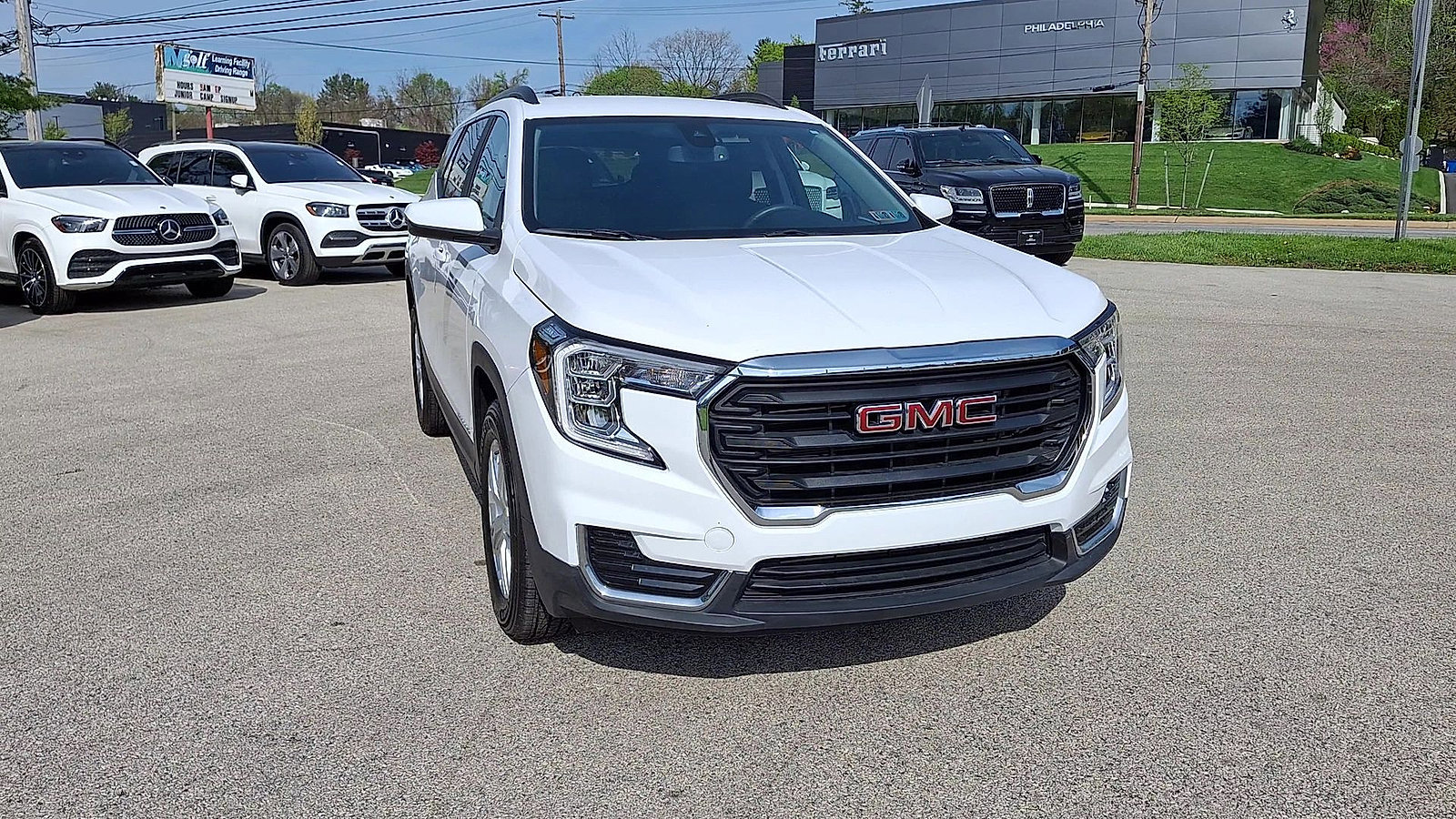 Certified 2022 GMC Terrain SLE w/ Driver Convenience Package AWD/4WD image 3