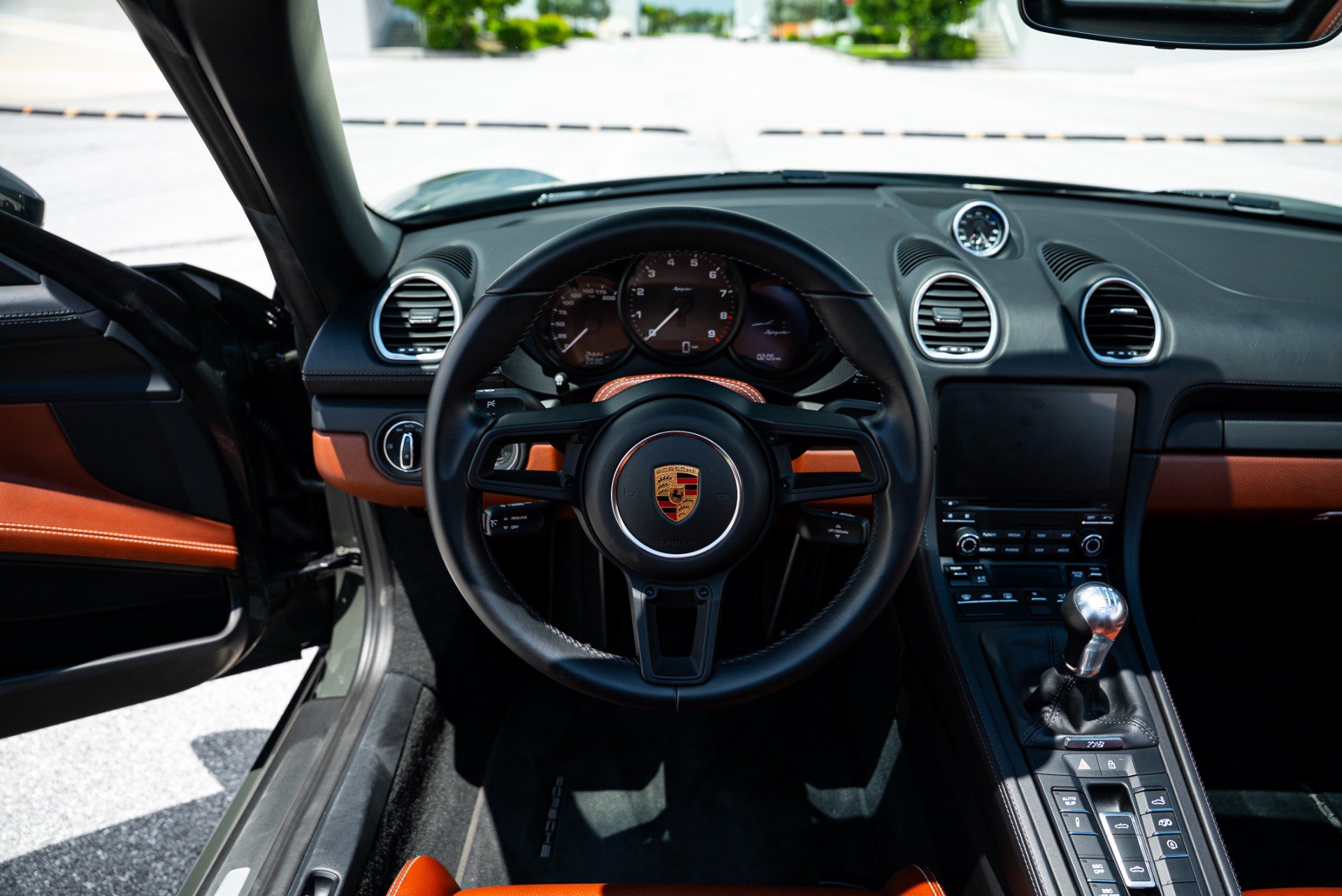 Used 2023 Porsche 718 Boxster Spyder RWD image 5