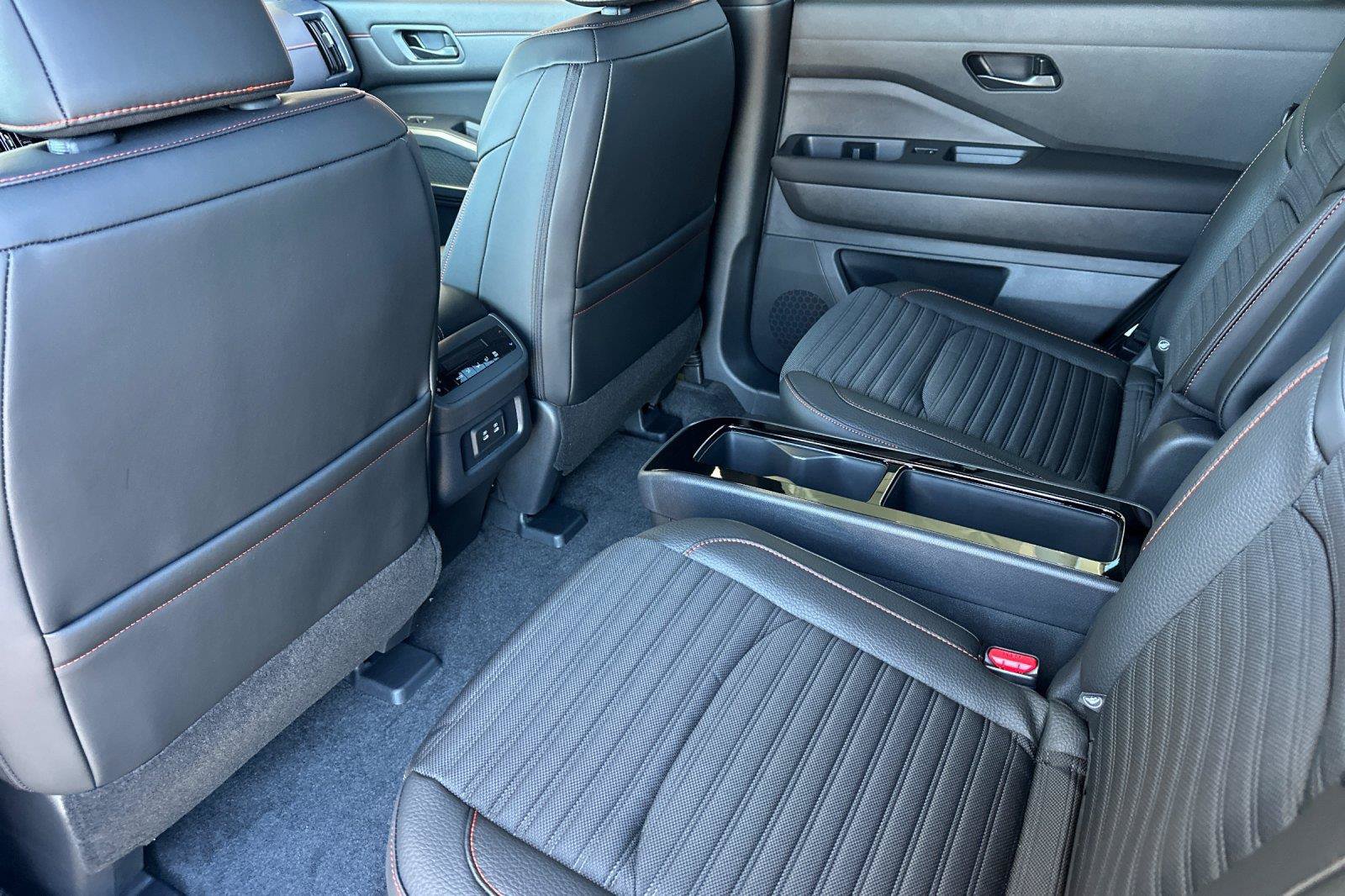 New 2026 Nissan Pathfinder Rock Creek w/ Rock Creek Premium Package AWD/4WD image 11