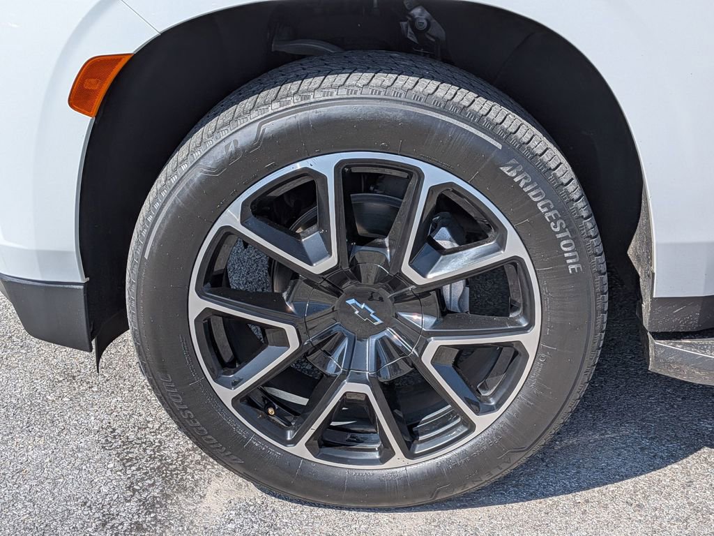 Used 2024 Chevrolet Suburban RST w/ Luxury Package image 11