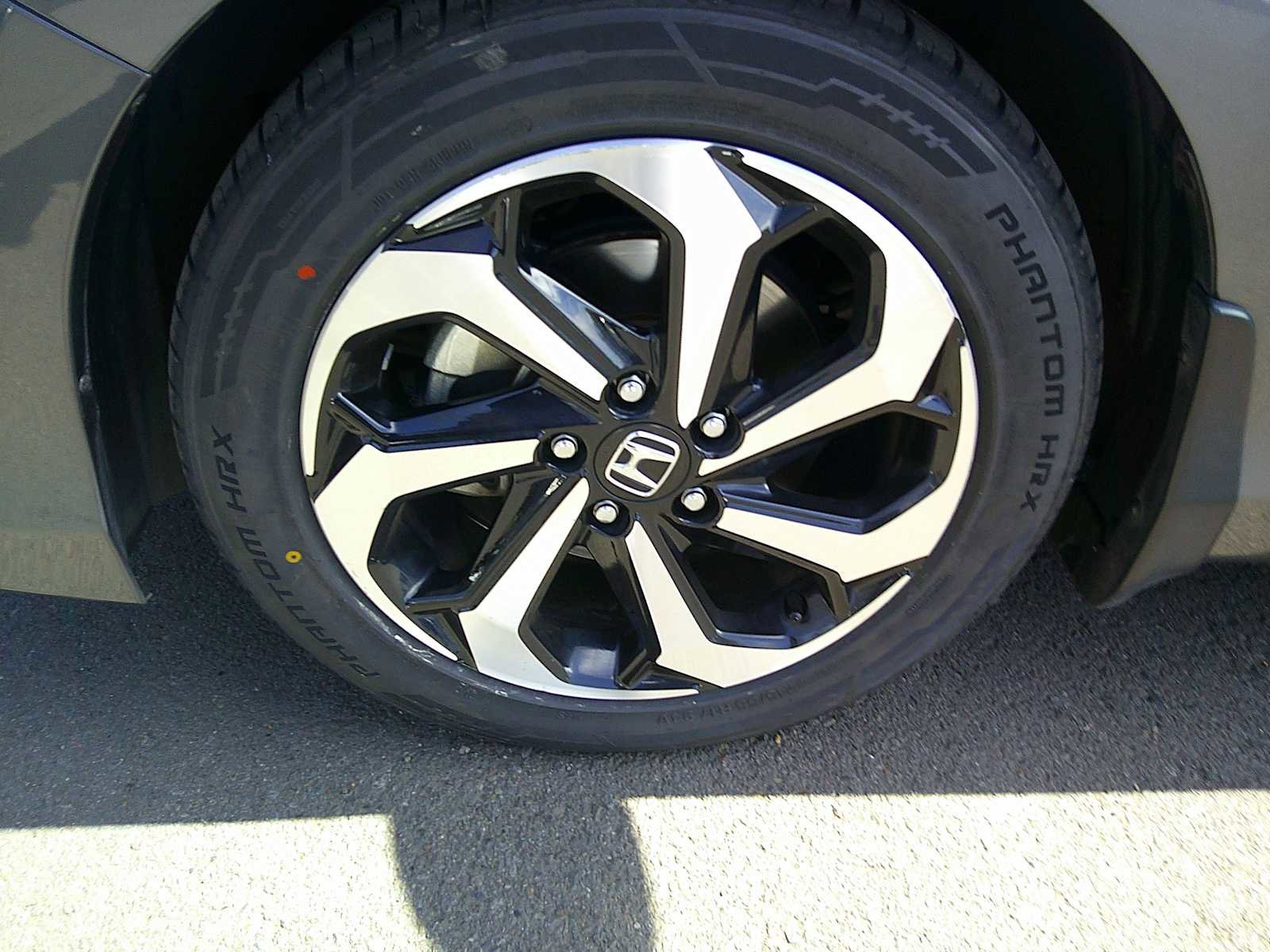 Used 2017 Honda Accord EX-L image 10