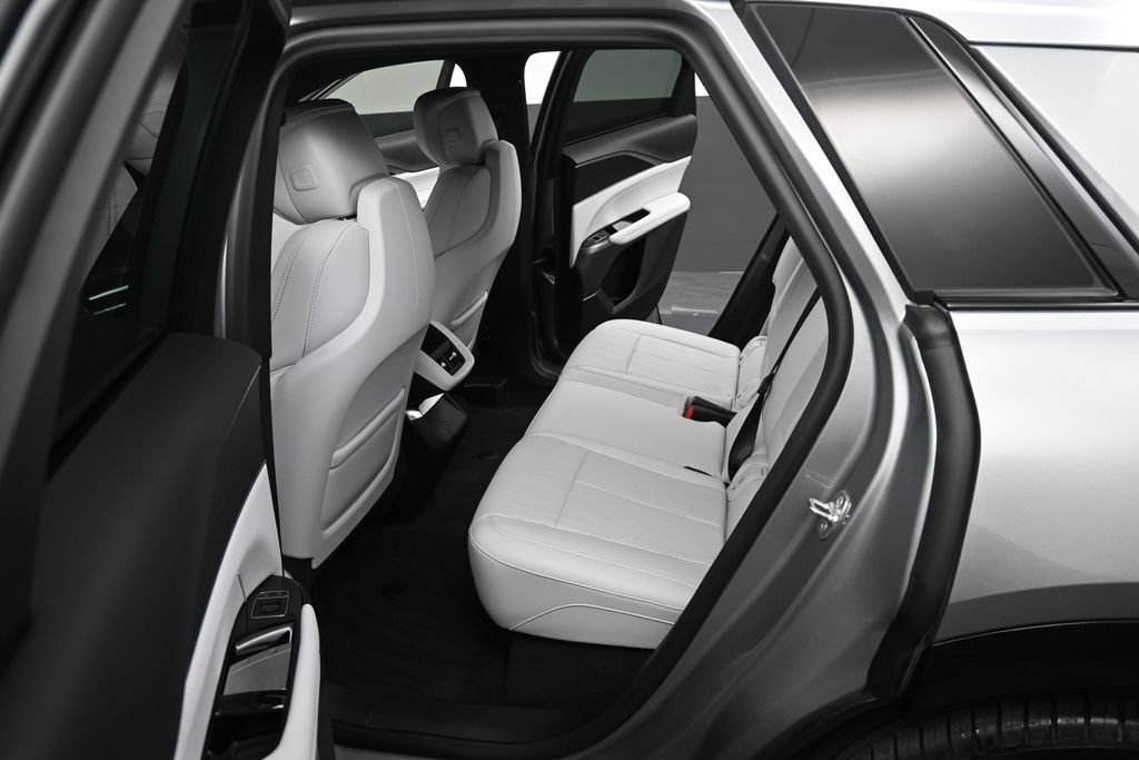 Certified 2024 Cadillac Lyriq Luxury AWD/4WD image 11