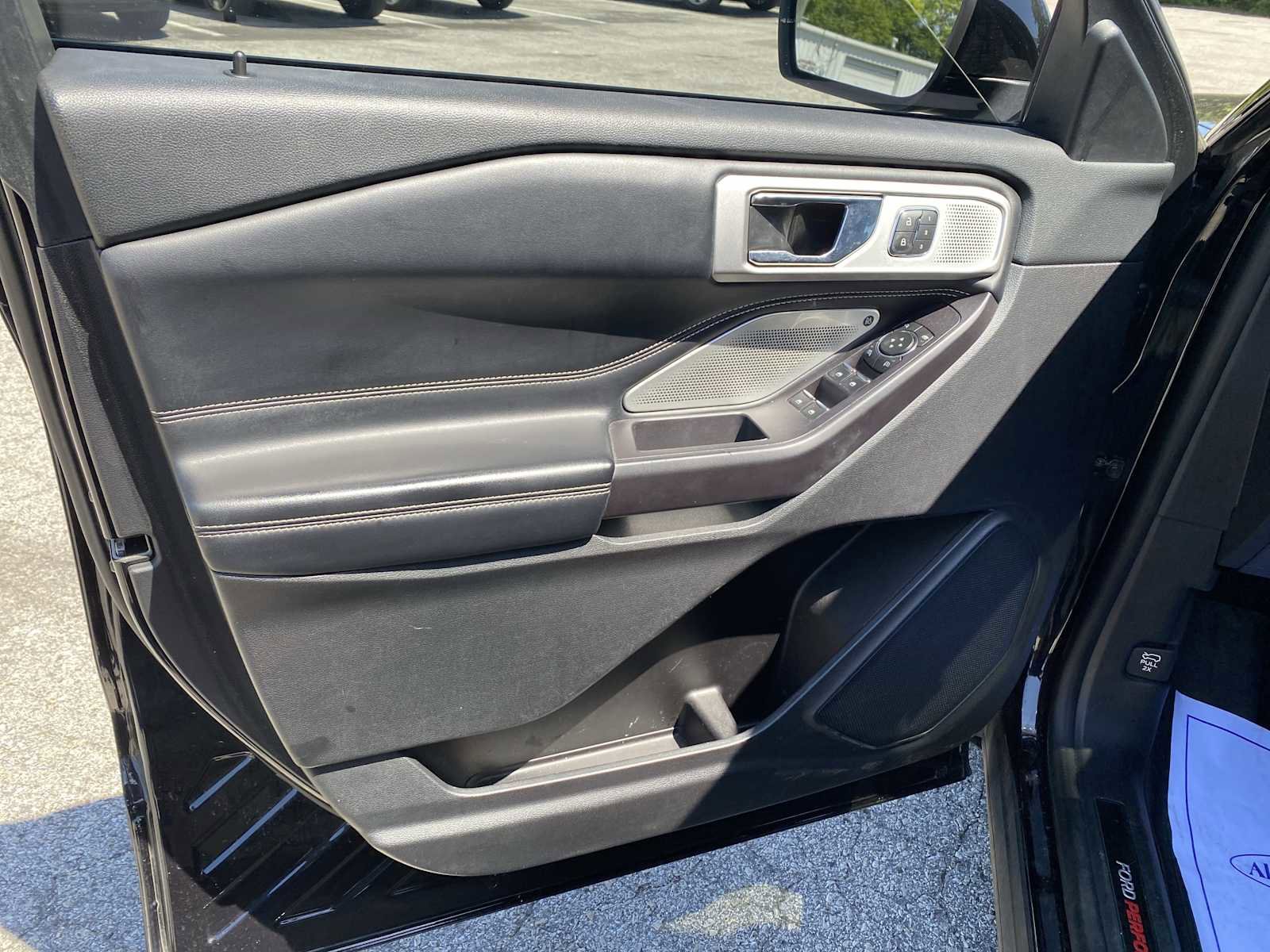 Used 2020 Ford Explorer ST w/ Premium Technology Package image 27