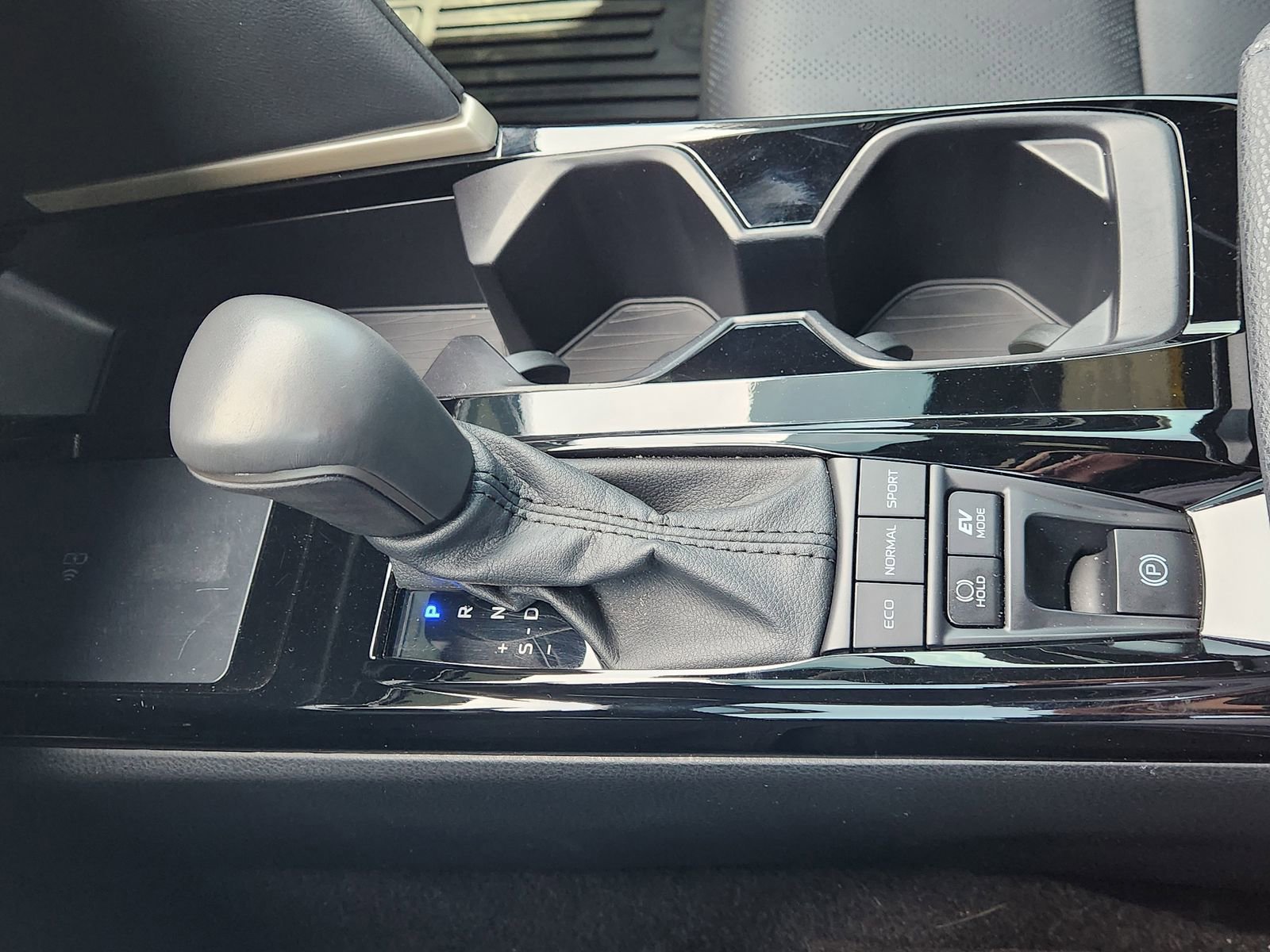 Used 2025 Toyota Camry XSE w/ Premium Package image 24