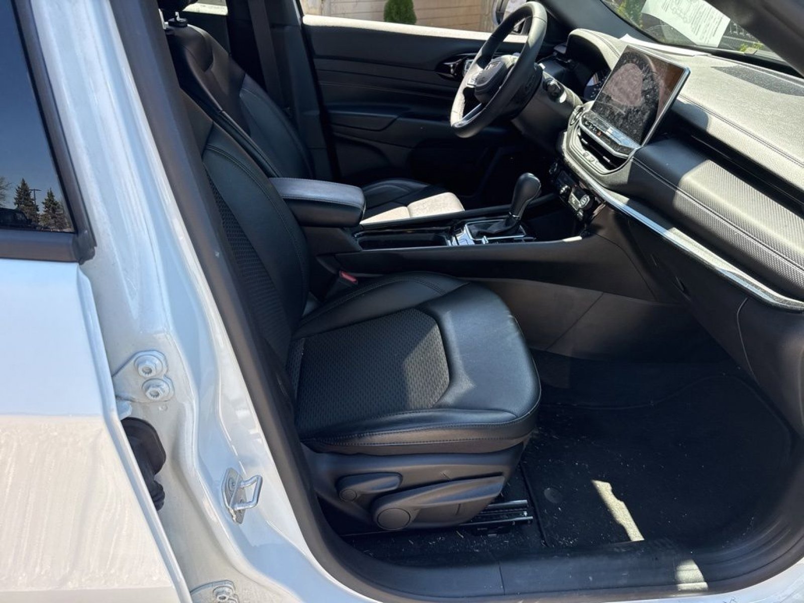 Used 2022 Jeep Compass Latitude image 9