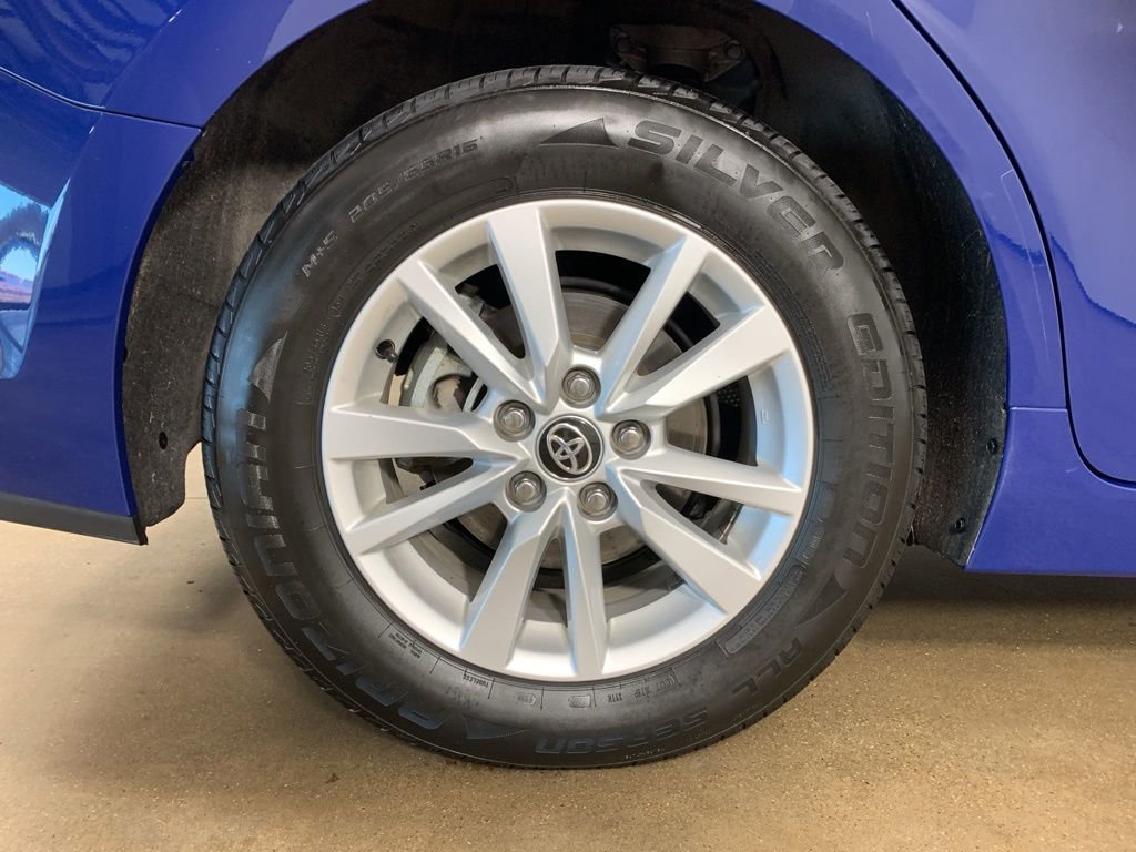 Used 2025 Toyota Camry LE image 38