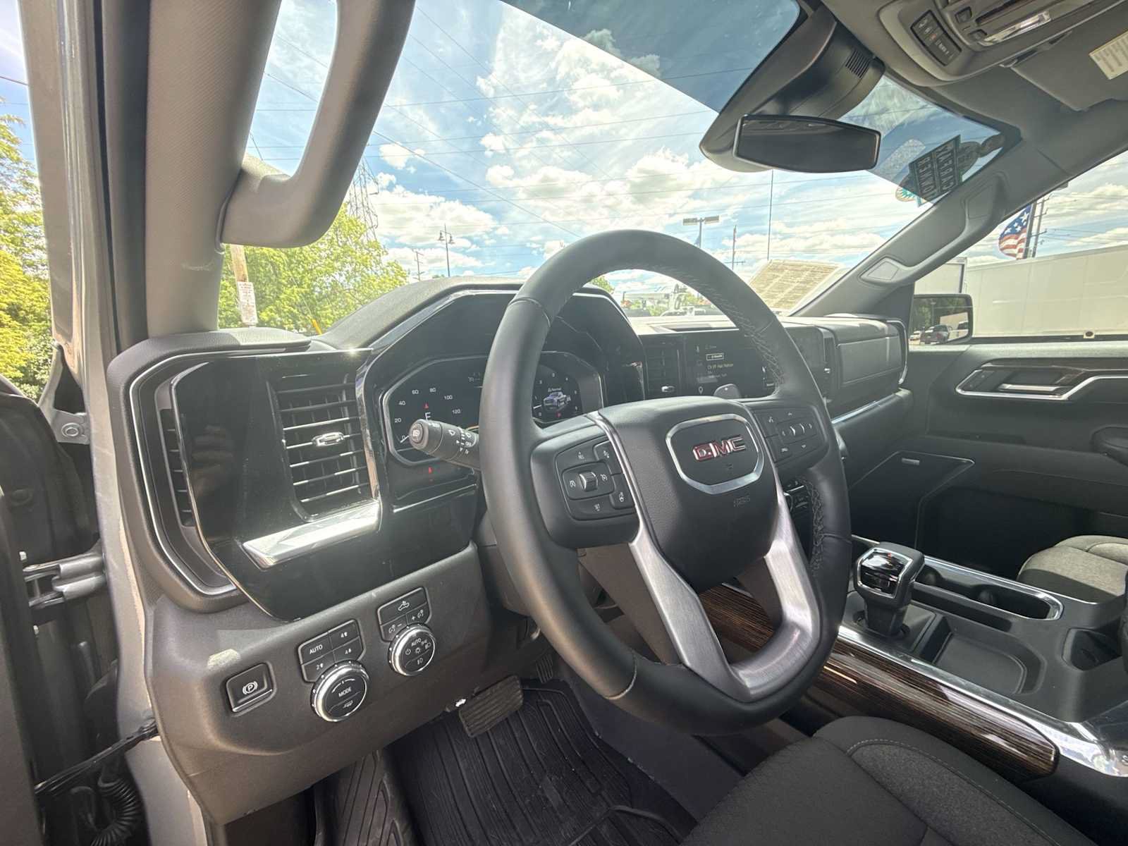Certified 2025 GMC Sierra 1500 Elevation AWD/4WD image 10