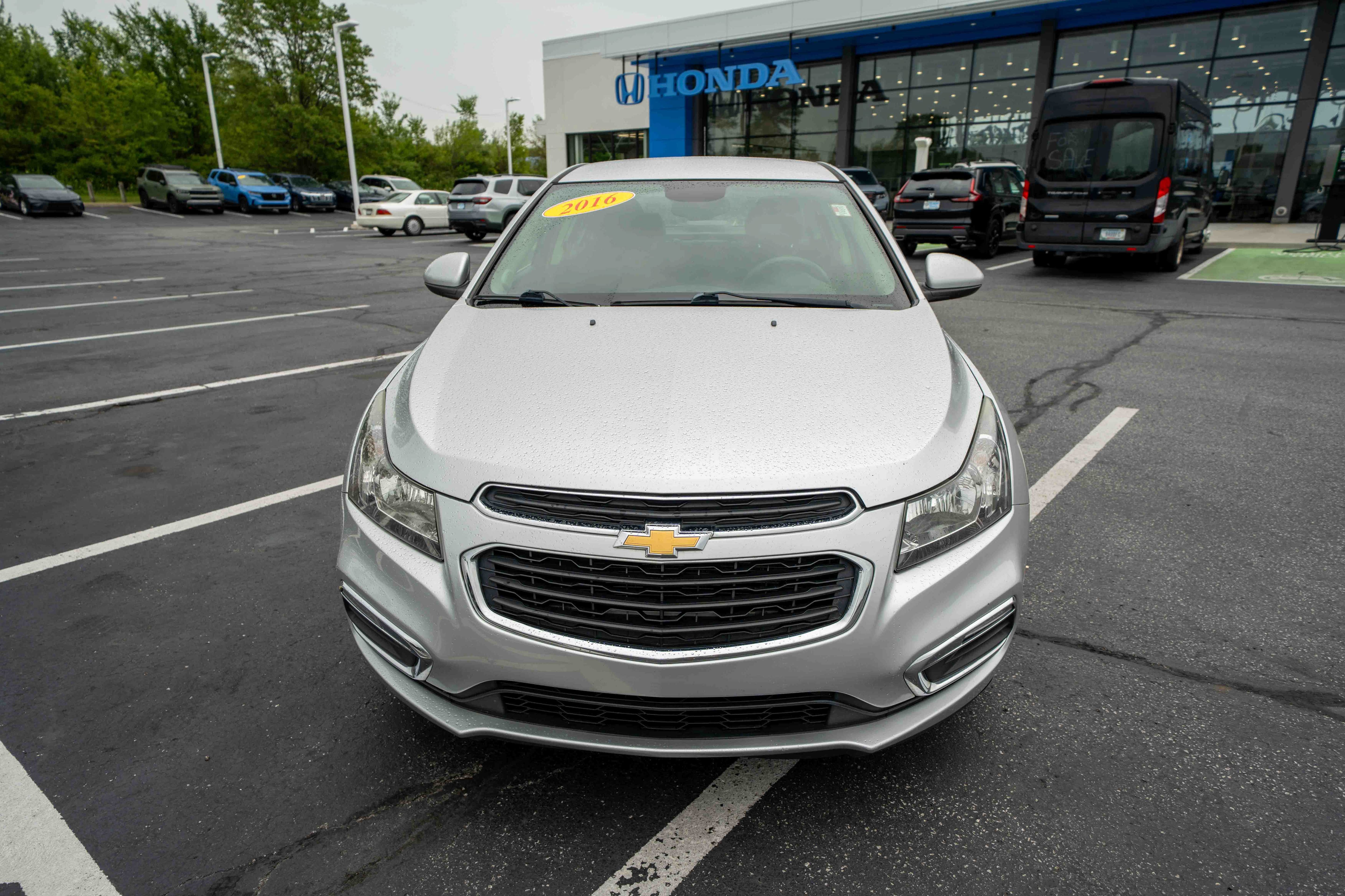 Used 2016 Chevrolet Cruze LT FWD image 2