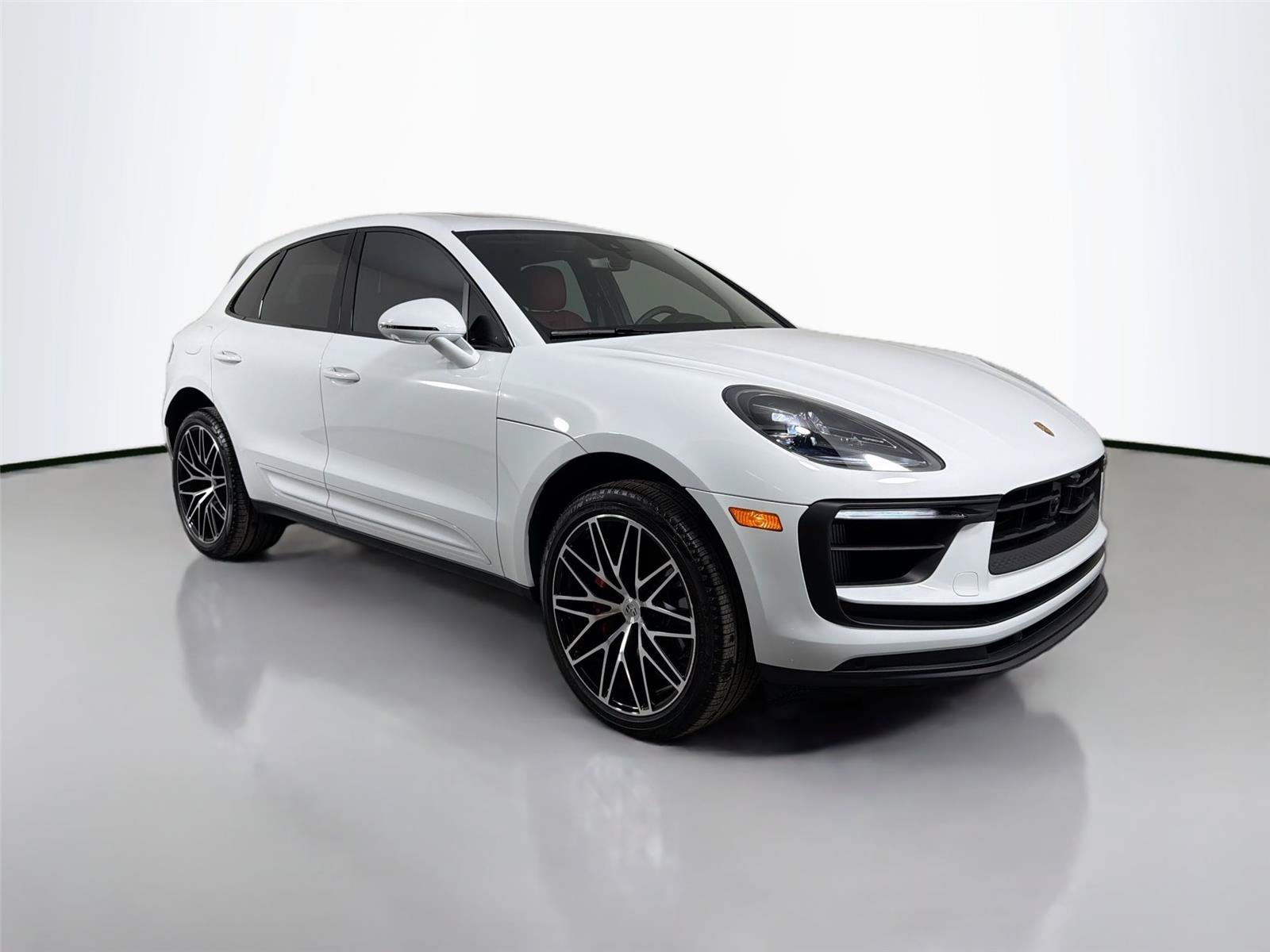 Certified 2025 Porsche Macan S AWD/4WD image 9