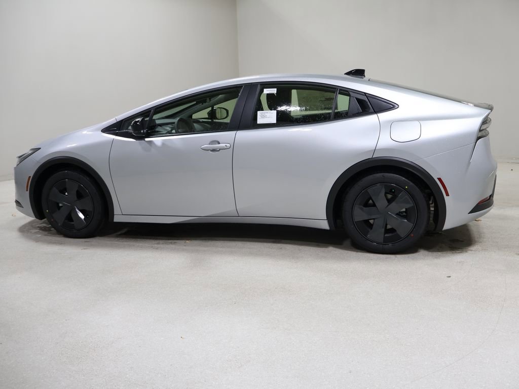 New 2026 Toyota Prius Plug-In Hybrid image 4