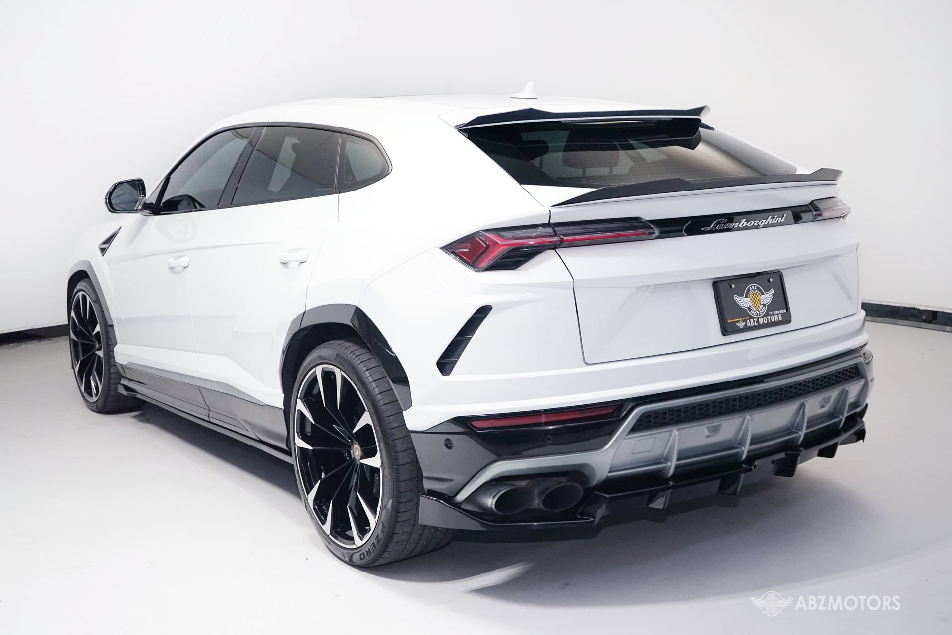 Used 2019 Lamborghini Urus AWD/4WD image 5