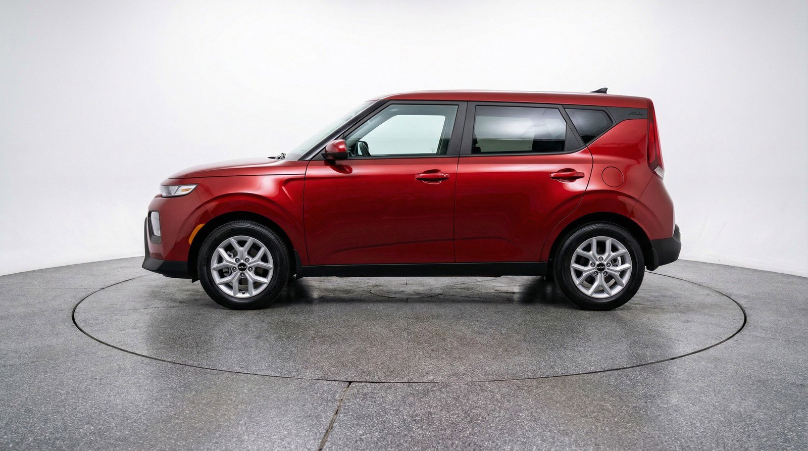 Used 2025 Kia Soul LX w/ LX Technology Package FWD image 5