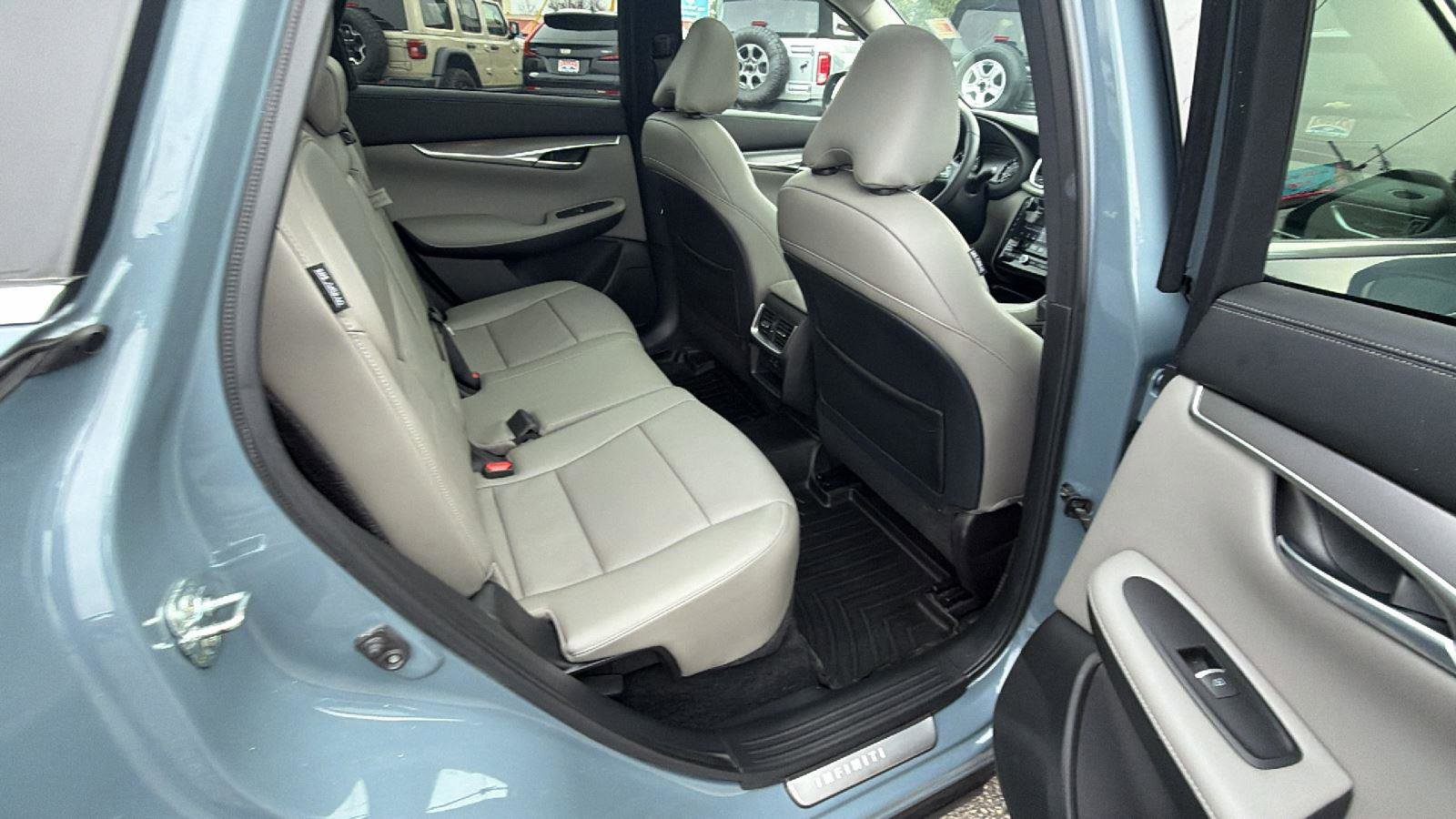 Used 2023 INFINITI QX50 Luxe image 19