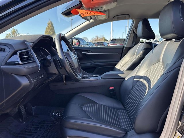 Used 2022 Toyota Camry SE image 16