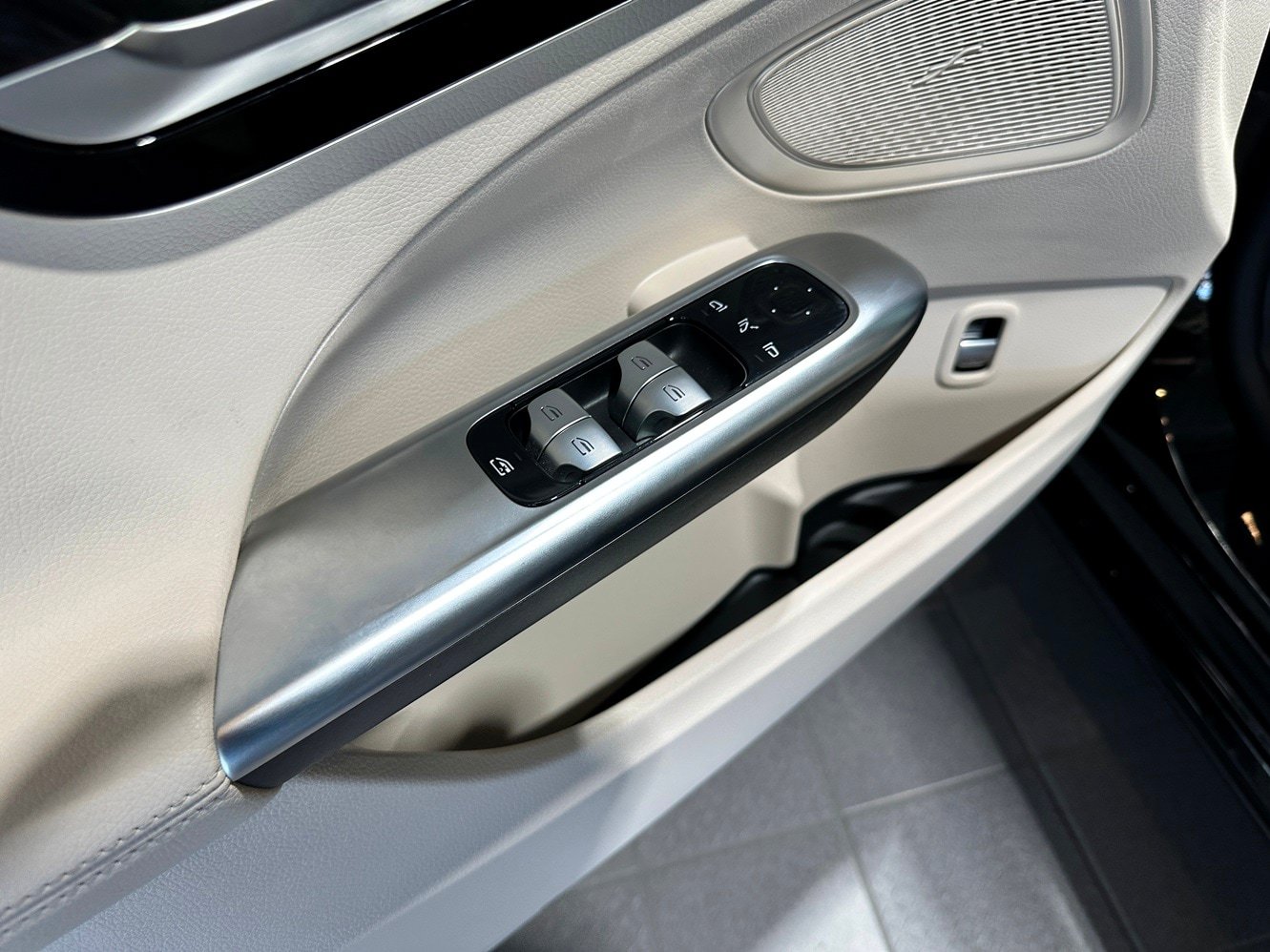 Certified 2023 Mercedes-Benz C 300 4MATIC Sedan image 14
