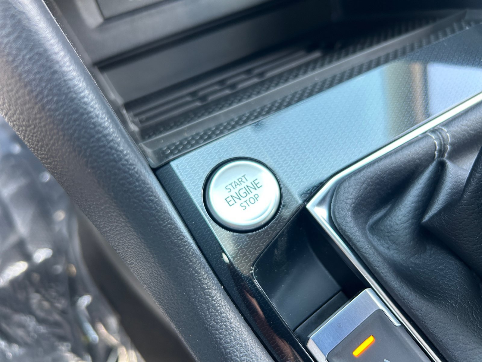 New 2026 Volkswagen Taos SE AWD/4WD image 28
