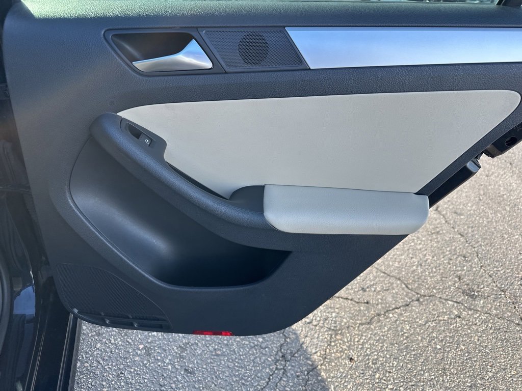 Used 2012 Volkswagen Jetta TDI image 26