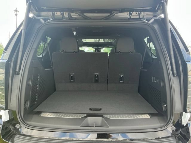 New 2026 Chevrolet Suburban Premier w/ Sun And Tow Package AWD/4WD image 12