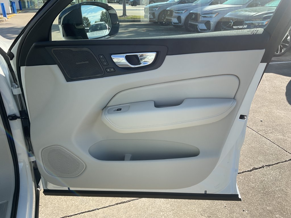 New 2027 Volvo XC60 T8 Ultra AWD/4WD image 17