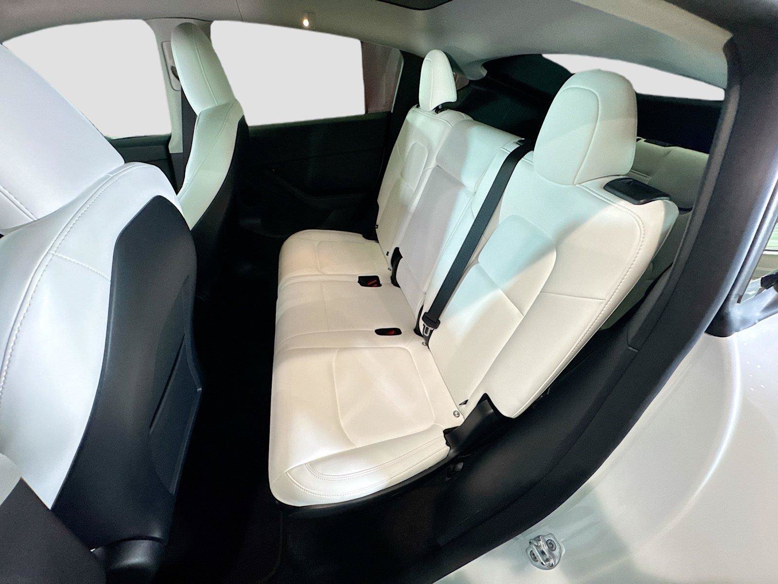 Used 2025 Tesla Model Y Long Range AWD/4WD image 16