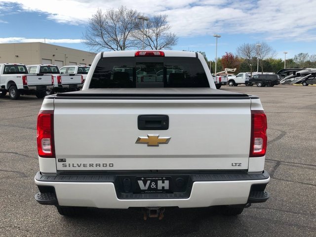 Used 2017 Chevrolet Silverado 1500 LTZ Z71 image 4