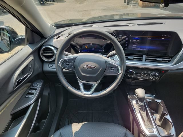 Used 2025 Chevrolet Trax ACTIV w/ Sunroof Package FWD image 8