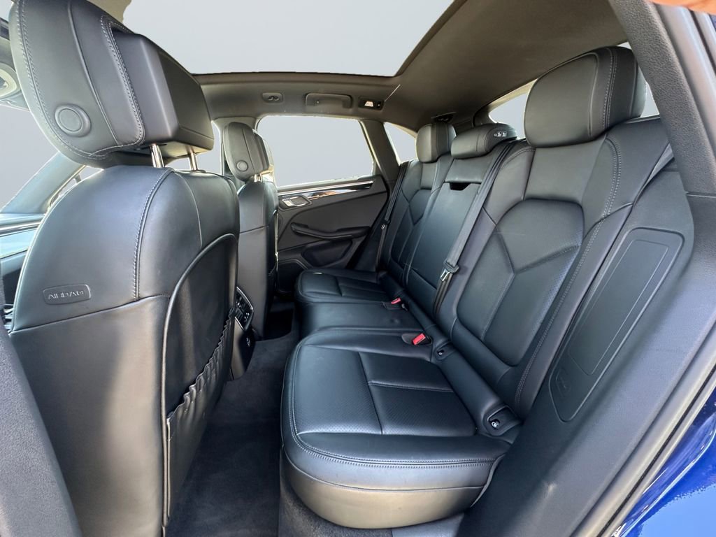 Used 2024 Porsche Macan image 13