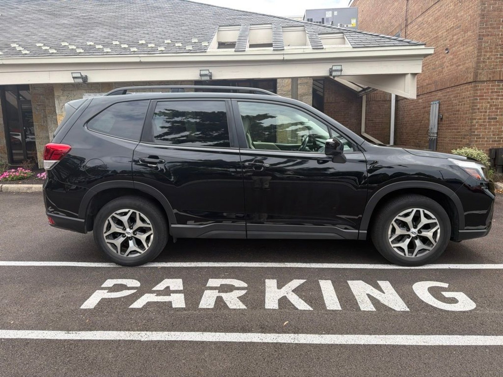 Used 2021 Subaru Forester Premium w/ Popular Package #1 AWD/4WD image 7